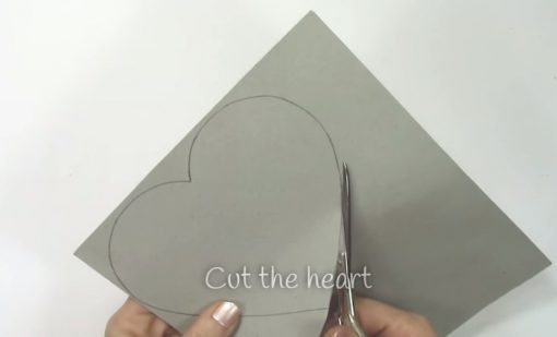 Cách làm hộp quà trái tim - Bước 1