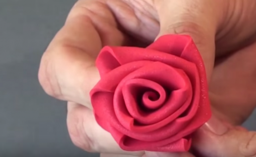 Cách làm hộp quà trái tim đựng hoa hồng dịp Valentine