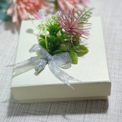 Giấy gói quà vải sọc màu trắng