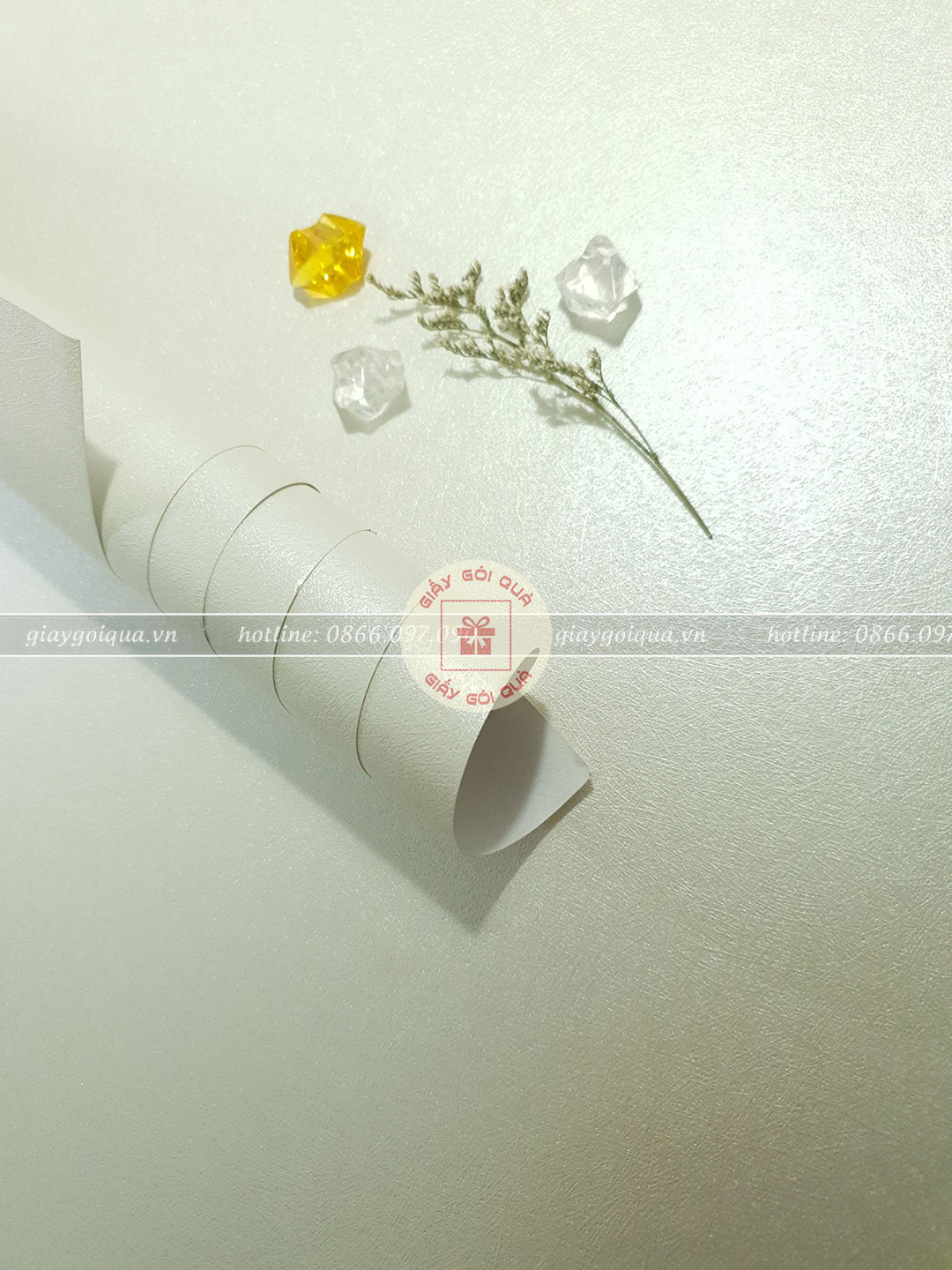 Giấy gói quà cao cấp gân chỉ màu bạc