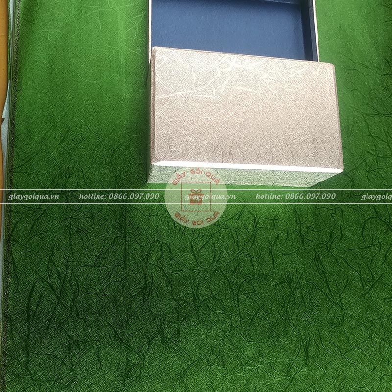 Giấy gói quà cao cấp vân long - CC22