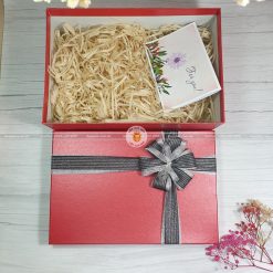 Hộp quà tặng đẹp, hộp quà tặng 8/3 HQ09 - KT 30x20x10