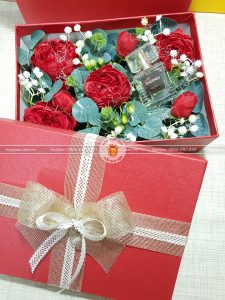 Hộp quà hoa hồng HQ17 – Kích thước 23x17x7