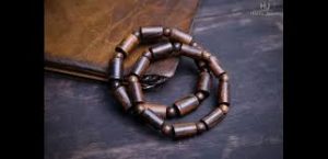 Valentine nên tặng gì cho bạn trai- Vòng tay gỗ hợp mệnh Valentine nên tặng gì cho bạn trai- Vòng tay gỗ hợp mệnh