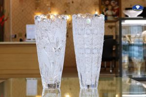 Lọ hoa pha lê món đồ không thể thiếu trong gia đình