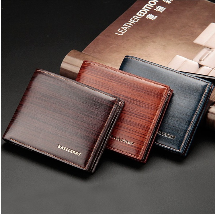 Bạn nên chọn ví màu sắc đơn giản là đen hoặc nâu để làm quà tặng sinh nhật chồng nhé.