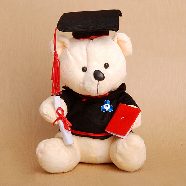 Gấu bông tốt nghiệp thêu tên là món quà cực kỳ ý nghĩa